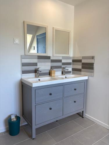 Chambre campagne et salle de bain privee in Le Mesnil-Eudes