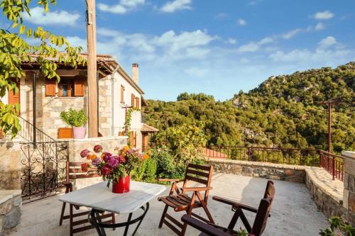 Stemnitsa Stone Residence - Cosy Mountain Escape in Stemnitsa