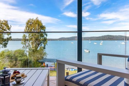 Удобства, Oceancrest North Arm Luxury Retreat in North Arm Cove