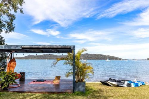 Изглед, Oceancrest North Arm Luxury Retreat in North Arm Cove