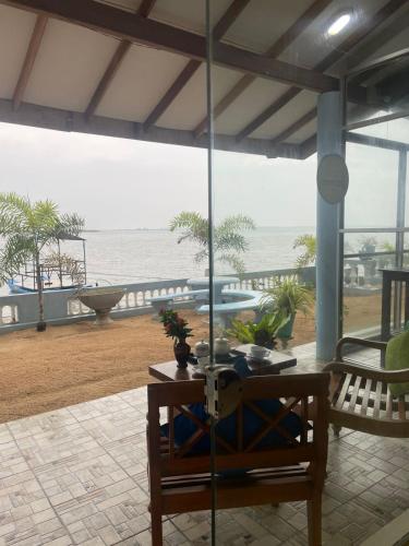 Dinuda Lagoon Resort in Kalpitiya