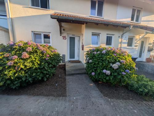 schönes Zimmer und Badezimmer in Einfamilienhaus (schones Zimmer und Badezimmer in Einfamilienhaus) in Tettnang