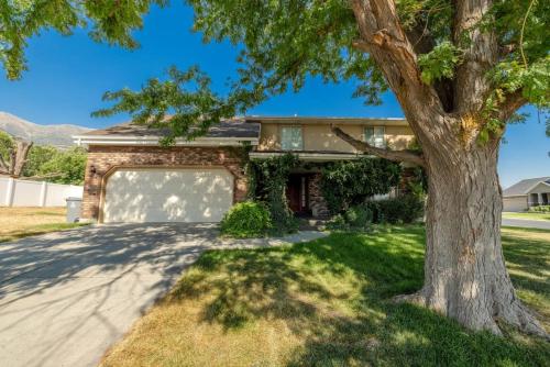 Sissepääs, Pleasant Grove Home | Family-Friendly & Long Stays in Lindon