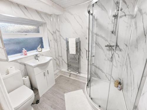 pancuran, Room 2 Shared house 5 min from Sefton Park in Edge Hill