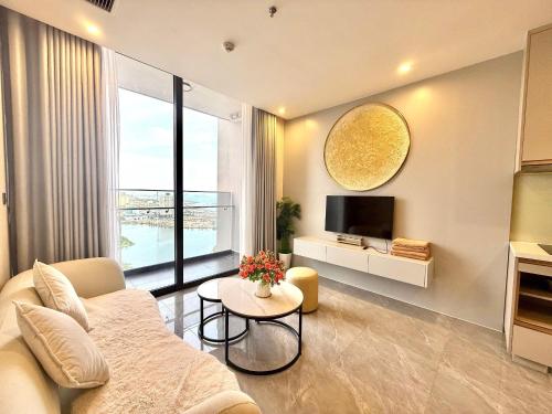 ICON40 Luxury Apartment Hạ Long (ICON40 Luxury Apartment Ha Long) in ها لونغ