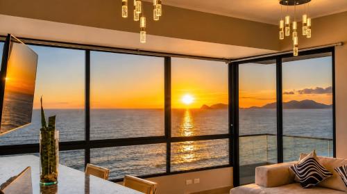 Oceanfront 3BR Apartment 15 Minutes to the Airport, Fast WiFi, Pool, Gym, Sauna and Free Parking