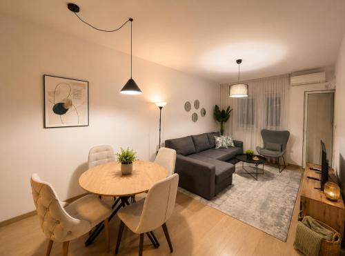 Astra City Apartment City Kvart near BIG Fashion Center