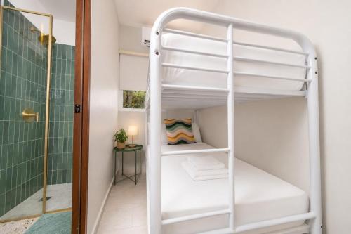 Suite, deluxe, junior