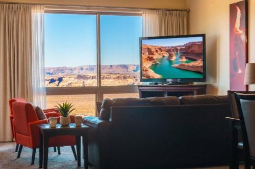. Desert Frontier with Garage, Boat Space, & WFH Workspace