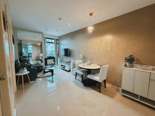Gramercy Residences Corner 1BR by Casa Franz