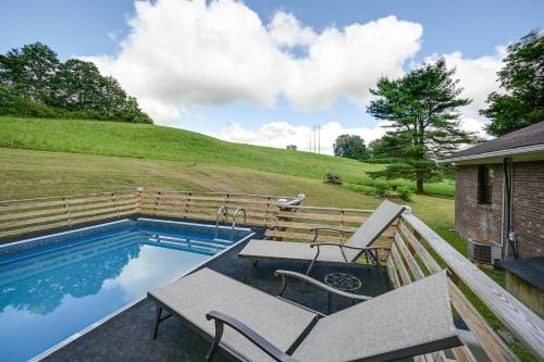 5-Acre Hocking Hills Hideaway! Pet-Friendly Home in New Plymouth (OH)