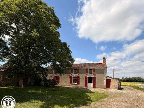 Maison spacieuse proche du Marais Poitevin - FR-1-426-625 in Le Langon