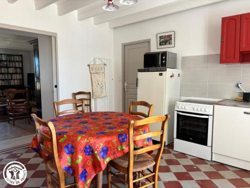 Maison spacieuse proche du Marais Poitevin - FR-1-426-625 in Le Langon