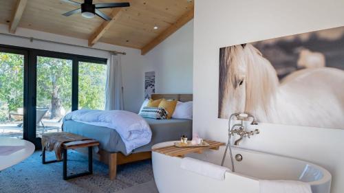 Удобства, Cocavin Carriage House by AvantStay in Adelaida