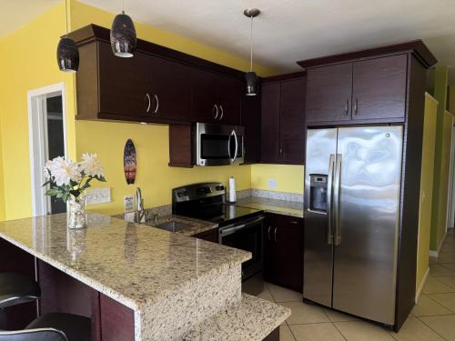 virtuvė, Red Hook Retreat with Stunning Ocean Views in Red Hook