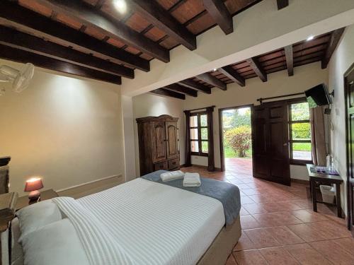 Alana Hotel By ISH, Antigua Guatemala