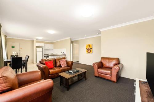 2 double beds