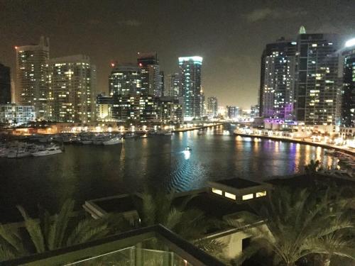 My-Places Dubai Apartment suitable for large groups Al Sahab 1, Дубай (фото 3)