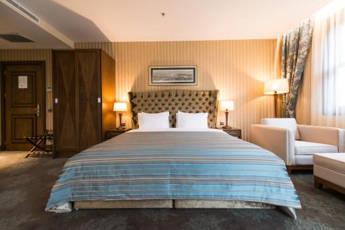 room detail thumbnail 0