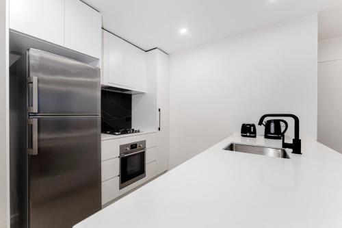 Modern 2BR Free parking near Olympic park in Dundas Valley