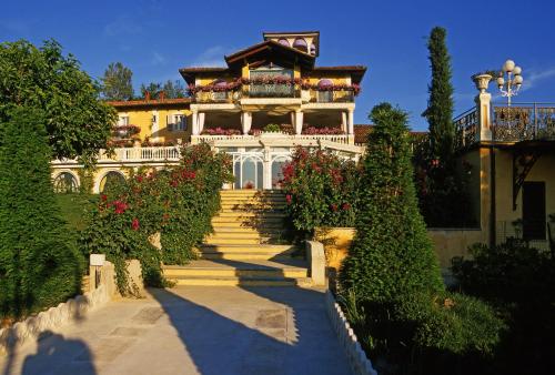 Villa Althea – Mango, NY