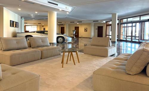 Naples Park Hotel in Мариляно