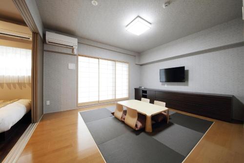 Twin Room with Tatami Area - Non-Smoking image 6