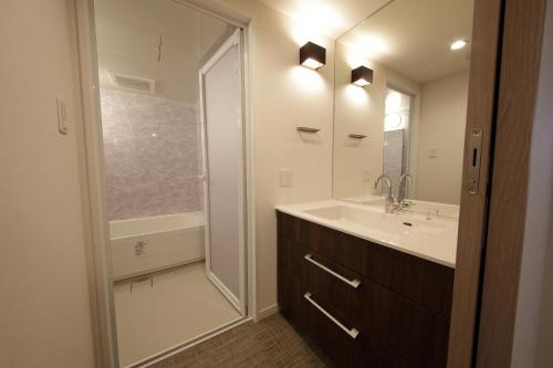 Triple Room with Sofa Bed - Non-Smoking image 5