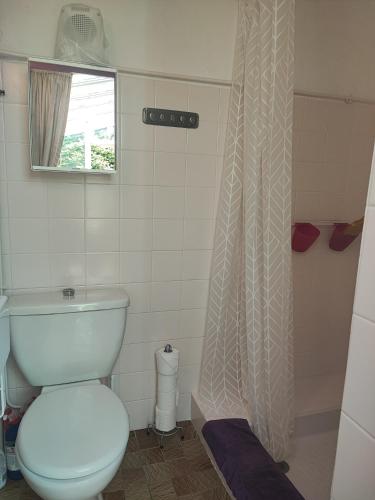 Chambre deux personnes et un bébé (Chambre deux personnes et un bebe) in Belesta