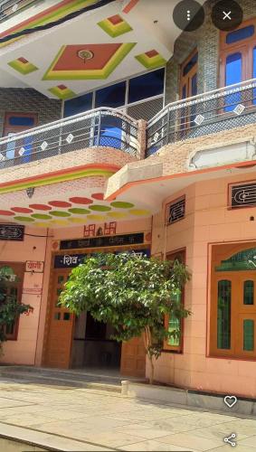 Shiv Om Palace in Brahmbad