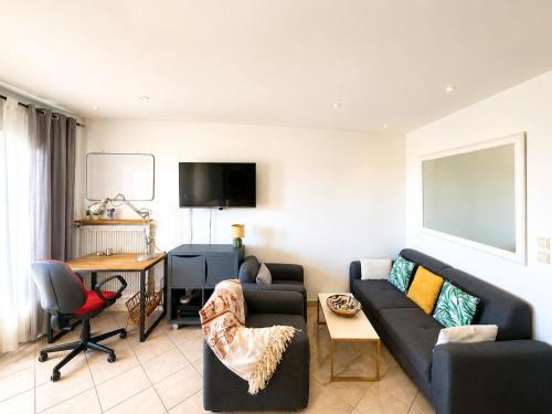 Sea view, beach within walking distance, Juan-les-Pins