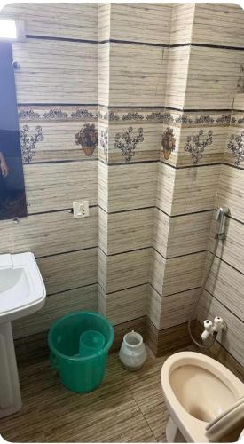 Rex bukhari Apartment - image 4