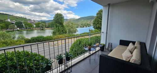 Elegant Apartment with Direct River View, Balcony and Parking in Bernkastel-Kues in Bernkastel-Kues