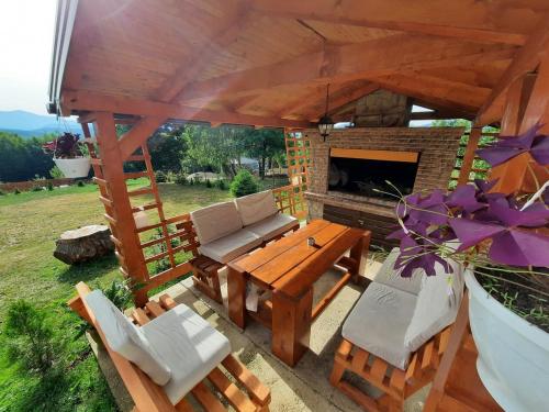 Mountain House Brutusi 18 in Trnovo