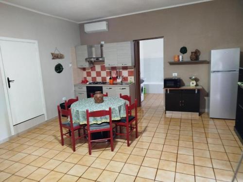 Messere Oronzo Farmhouse , Relaxation in Salento, Sleeps 6 in Sternatia