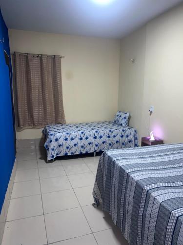 1 double bed, 1 twin bed