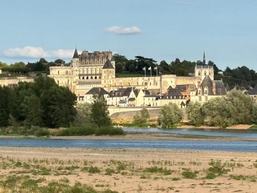 Au Pied du Château