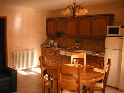 Gite En Auvergne Proche Vulcania gîte à louer Laschamp