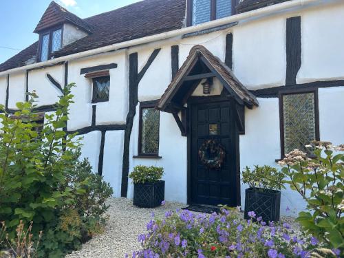 Hotelli välisilme, Luxury 16th Century 4-Beds Tudor Cottage in Dorridge