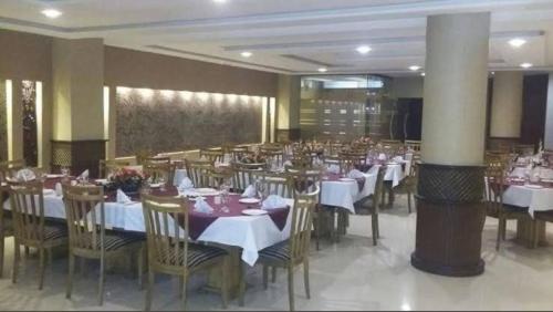 Restoranas, Panoramic Hotel in Lahorė