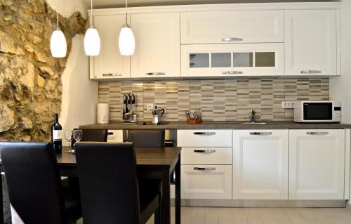  Apartments Casa Nora in Lupoglav