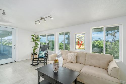 Akaka Falls 6BR Ocean View Retreat with Hot Tub in Honomu (HI)