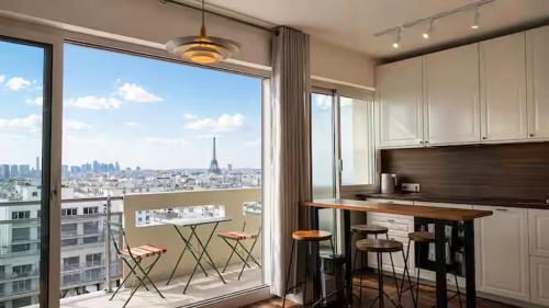 Eiffel View Balcony Hostel