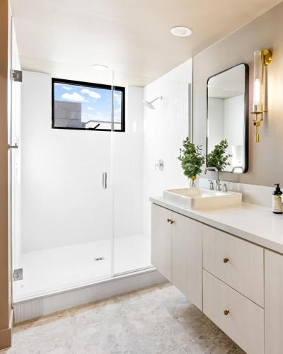 NEW Echo Park 3BR Home with Rooftop Deck And Views - image 3