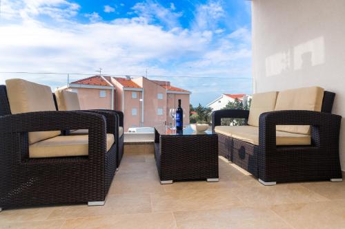 Балкон, Apartments & Rooms Danivan Pool Villas in Новаля