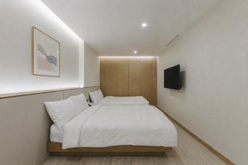 Lamer Hotel & Seawater Spa Busan Room Type - Deluxe Double Room with Two Double Beds