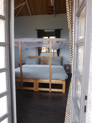 Isunga Lodge, Kibale Forest National Park (photo 3)
