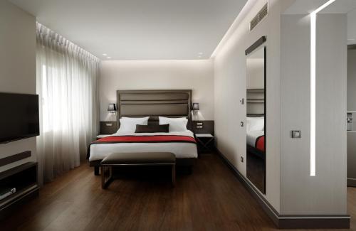 Holiday Suites - image 2