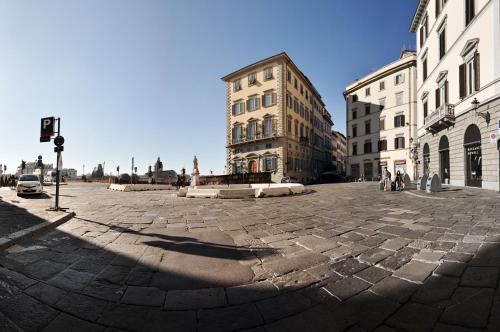 San Lorenzo Palace - image 12