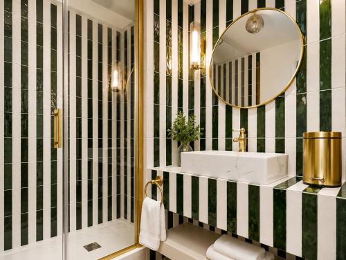 BV House - Membersclub - Adult only Room Type - Deluxe Double or Twin Room with Balcony